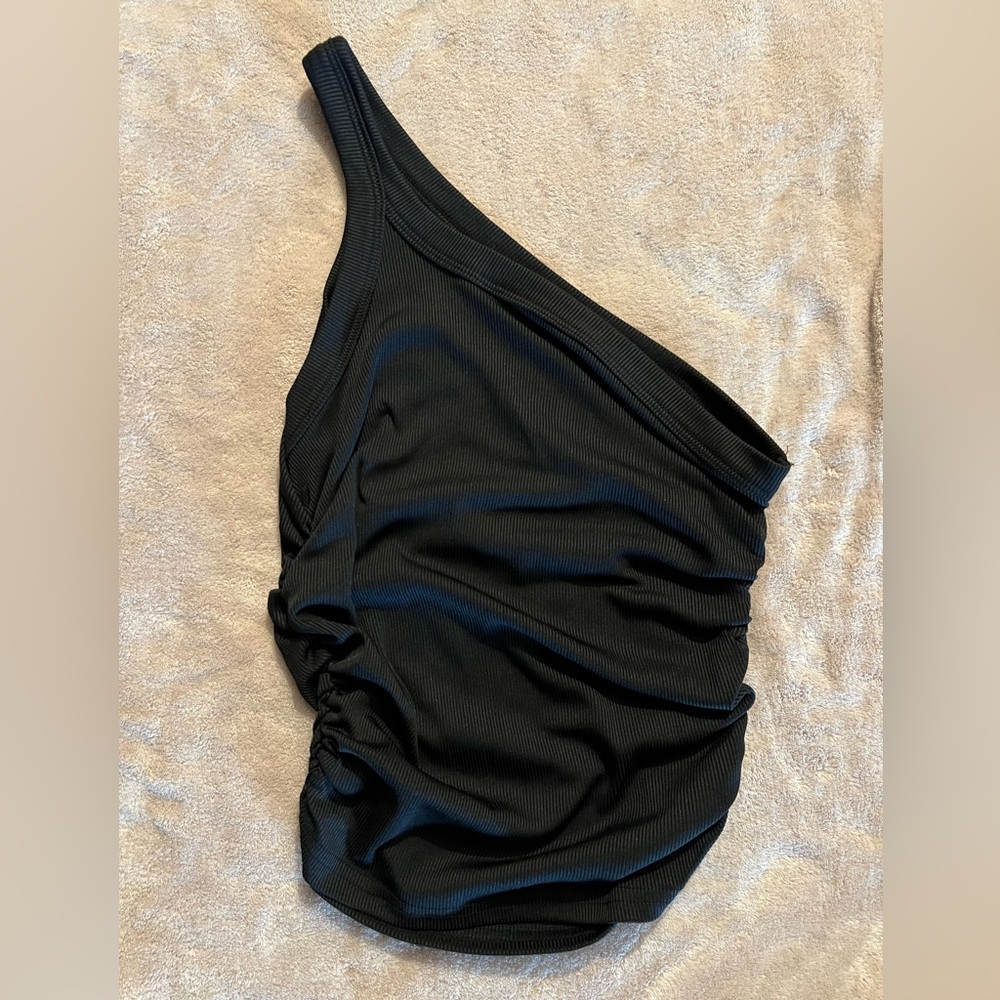 ☀️Black One-Shoulder Ruched Top☀️